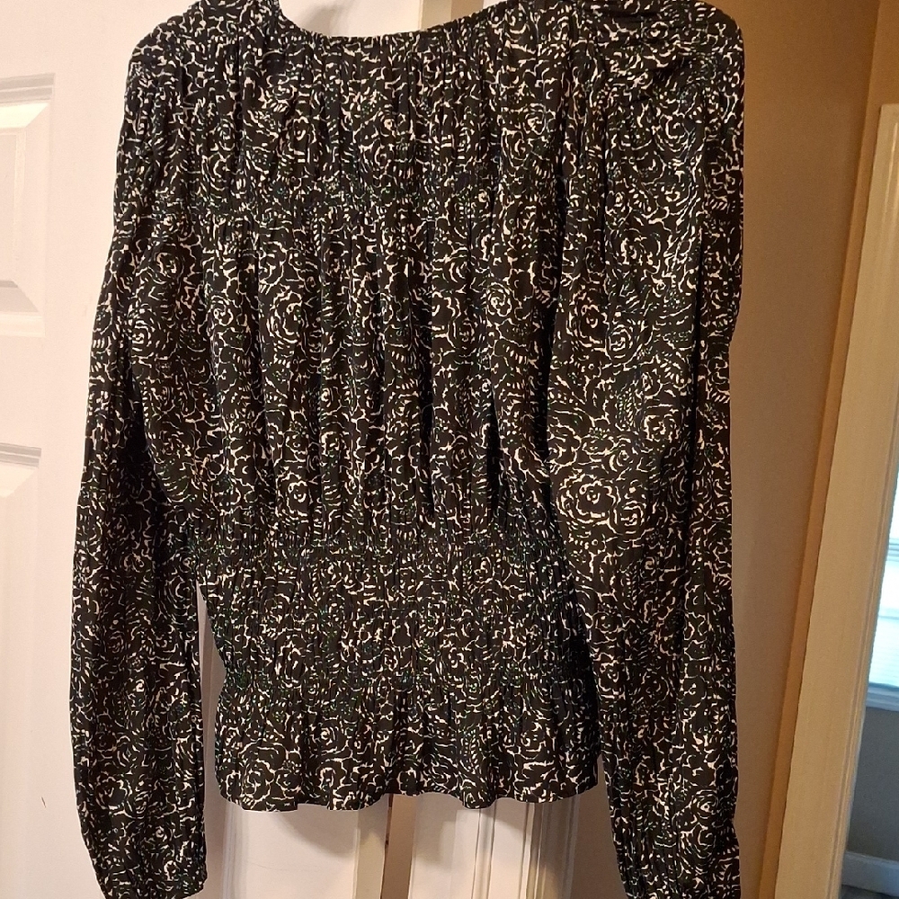 5/$25- NWOT-Universal Thread Black and White Patterned Blouse - Picture 6 of 6